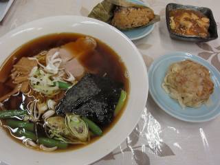 ラーメンセット(ラーメン+ちまき+しゅうまい+麻婆豆腐+アイスコーヒー)