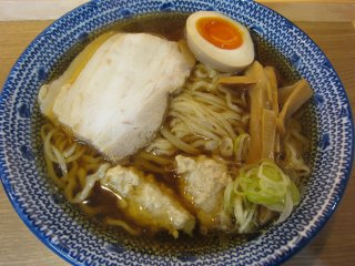 �ݖ��`�̖؃��[����