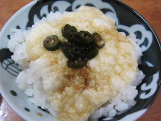 自家製青唐醤油かけとろろ飯